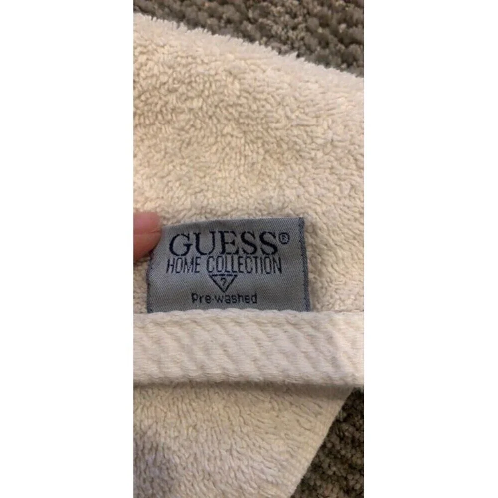 Guess Hand Towels